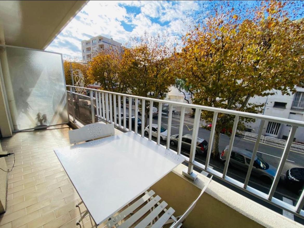 Joli Studio Avec Terrasse Apartman Nizza Kültér fotó